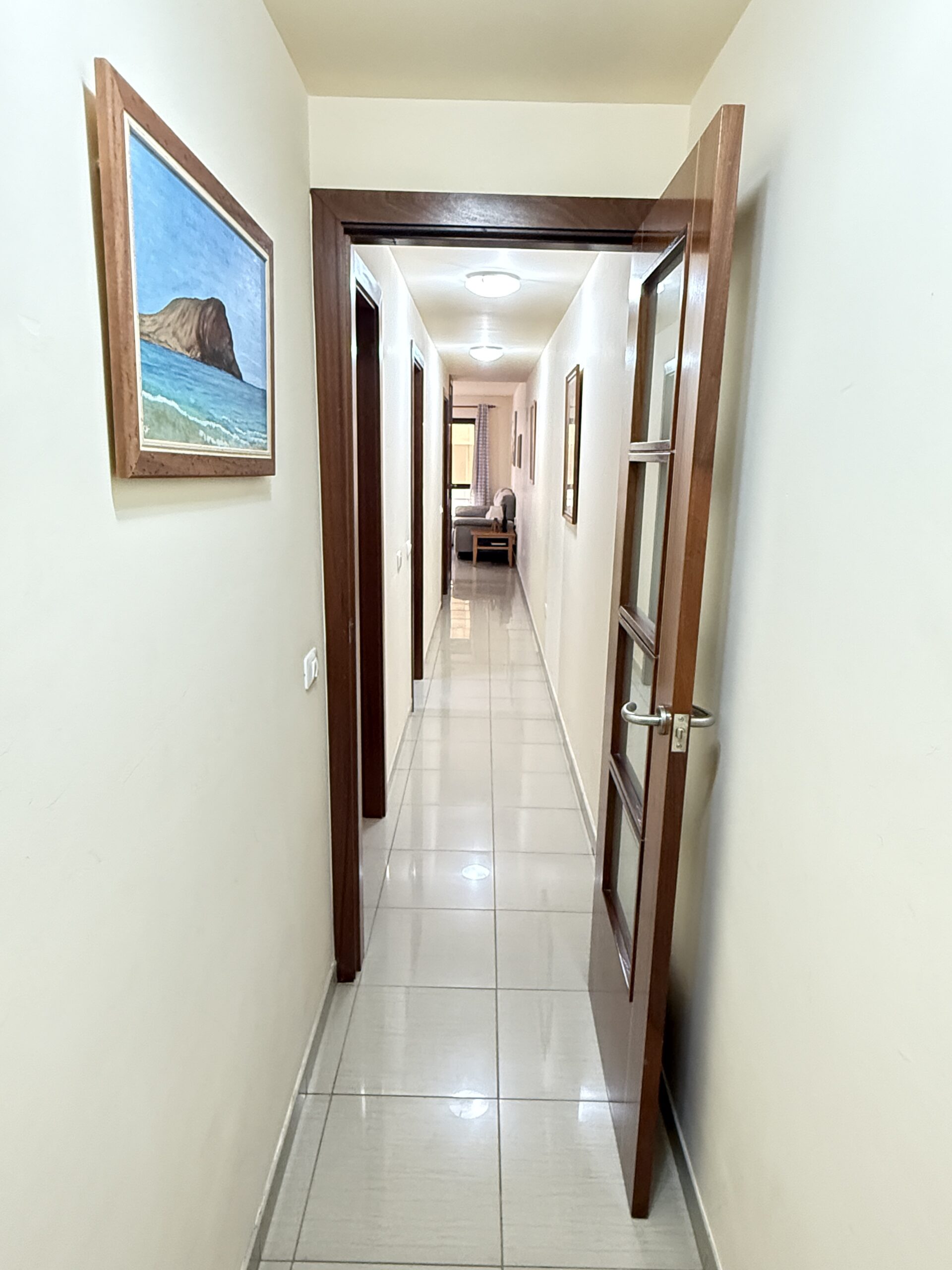 Heller Wohnbereich mit stilvollen Dekorationen – Ferienwohnung Teneriffa Süd, El Médano
